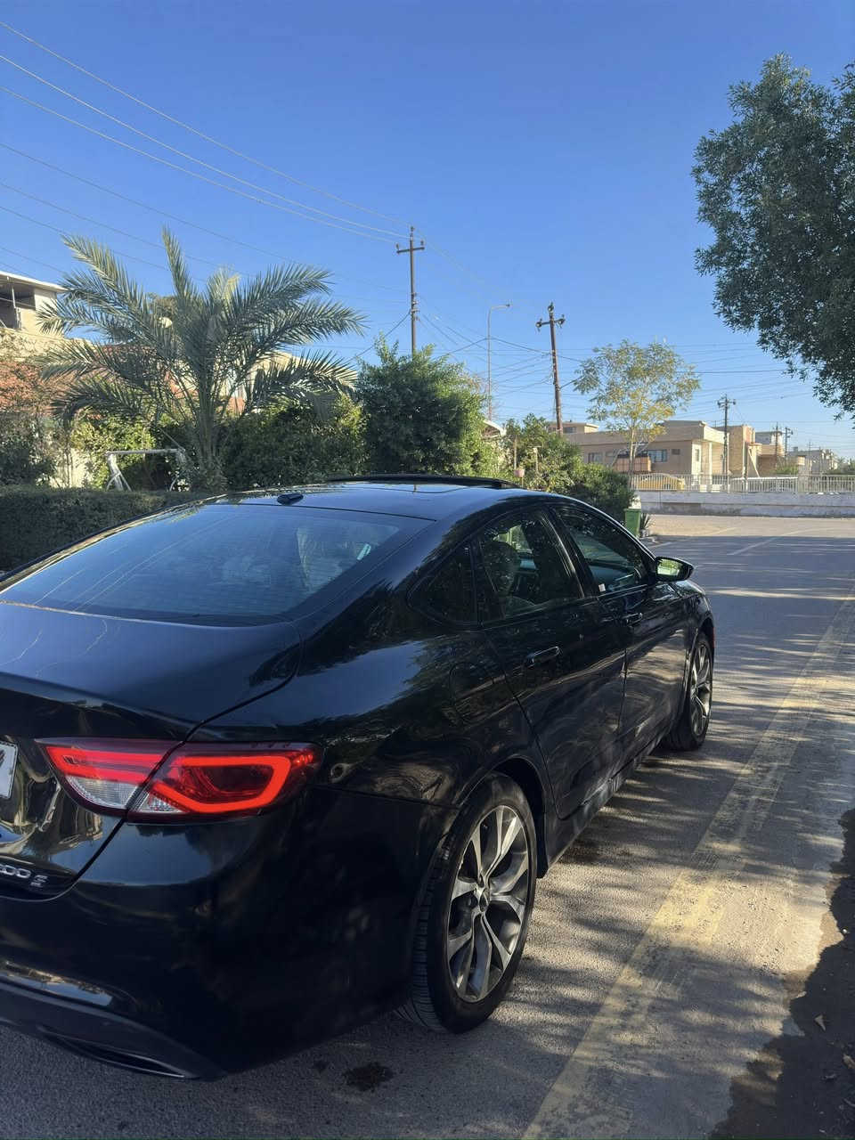 السلام عليكم
كرايسلر c200 (s)
2015 
V6سته سلندر
بانوراما
بصمه تحكمات
شاشة كبيرة كاميرة دوارة
جلد مختم s
سياره نظيفه 
صدر امامي جديد 
الخلفي نظيف 
كهربائيات مملعوب بيها
كير محرك تبريد مابيهن شي
السيارة بيها ٤ قطع ابيع حزام 
.
.
.
رقم بغداد الدولي بـ اسم سنويه وهزه جديده 

رايدها بـ 108 وبيها مجال
مكاني بغداد/ نفق الشرطة 
اي استفسار ***********
