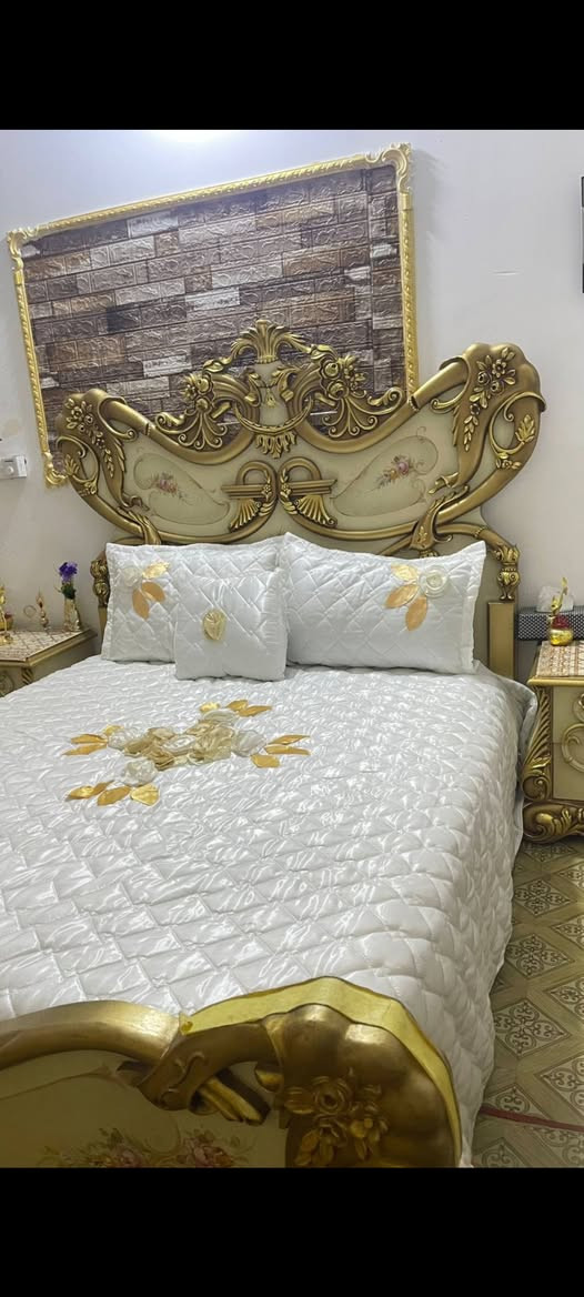 السلام عليكم غرفه مصريه خشب دينماطي درجه اولى اتخبل كامله مكمله بطنها خشب بلوط سنديان السعر 1800 أو امراوس بغرفه عراقيه مكاني بغداد شعله واتساب ***********
