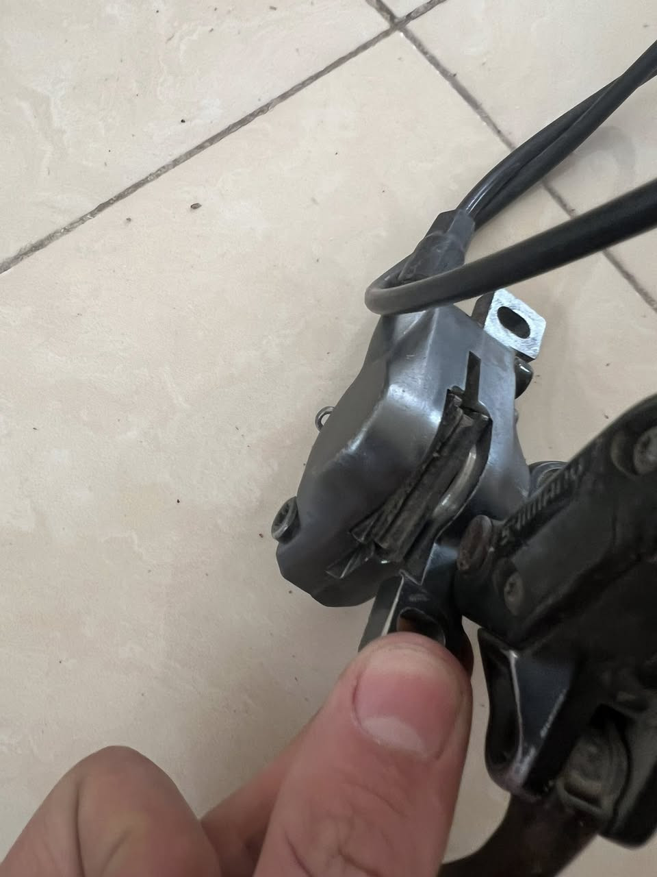 السلام عليكم عندي يد هدن ثنين وحدة شيمانو امامية وثاني خلفية ماعرف نوعها وفج اصلي شيمانو. ٤بساتم على طخة اقوة من دهن اليد امامية فقط تنفيس وخلفية تنفيس وفحمات سعر  اليدات زوجً نهايتة ٢٥قفل والفج عشرة نهايتة بدون معاملة بغداد مدينة الصدر الحبيبية


**إذا كنت صاحب هذا الإعلان وتريد حذفه لأي سبب، رجاءا أرسل رسالة إلى الدعم الفني**