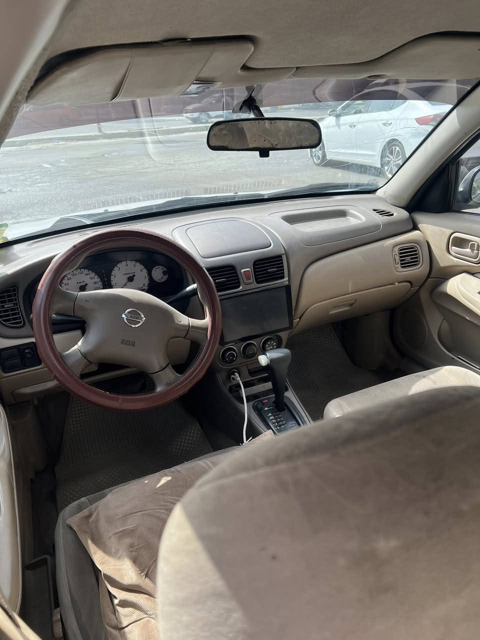 السلام عليكم
نيسان سني 2010 ياباني 

السياره فول مواصفات 
مكفوله من الصبغ والتبديل 
السياره جديده بمعنى الكلمه وجاهزه بدون اي نقص 
رقم سليمانيه دولي الجديد 

السعر : 99$ وبيها مجال
***********
مكان السياره البياع 
مكلف بالنشر الاتصال على الرقم
