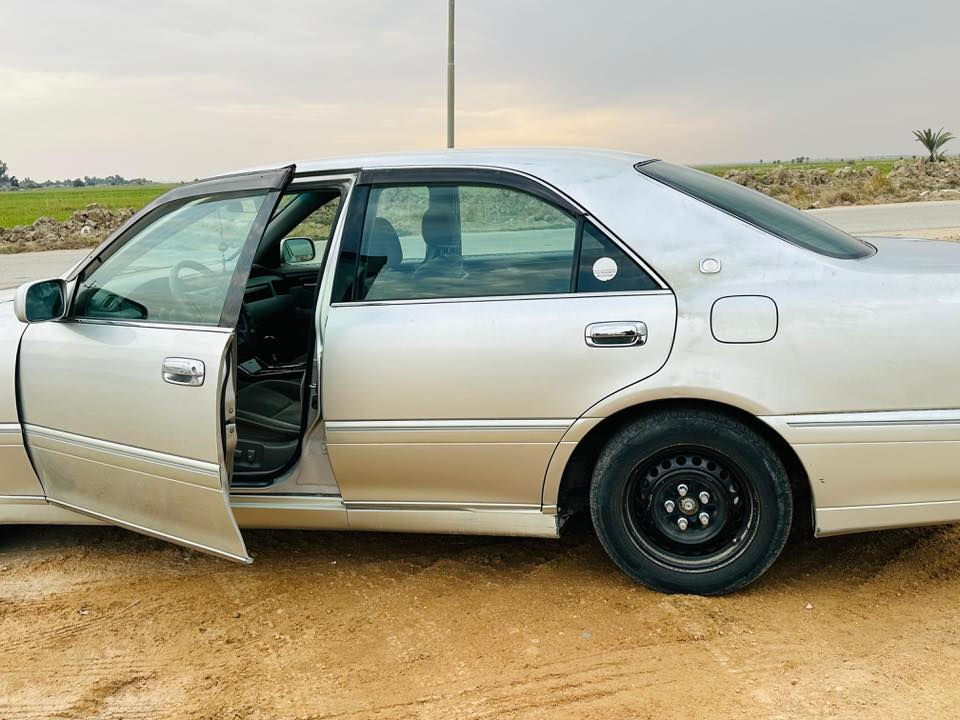 السلام عليكم ملكة للبيع [ادوات ادوات] دي 4الصغير ✅️لايت زنون 
اربع مقاعد كهرباء كرستال السيارة اصل  دكمتين السيارة  التكم الورة جاردة وأما باقي السيارة تخبل السعر ٣٥ 
العنوان (النجف الاشرف)
للأستفسار اكثر ***********
