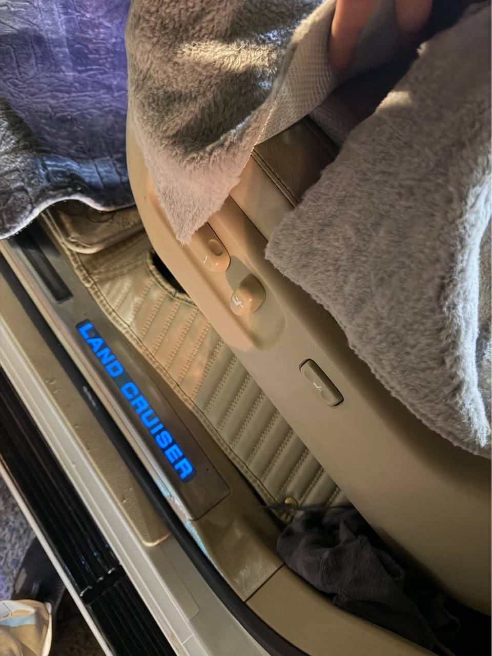 لاند كروزو موديل ٢٠١٦ ماشه ٩٥؟ الف كفاله عام السليمانية, العراق


**إذا كنت صاحب هذا الإعلان وتريد حذفه لأي سبب، رجاءا أرسل رسالة إلى الدعم الفني**