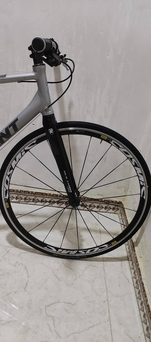 للبيع 🚴‍♂️ C700 بحالة نظيفة جداً

🔹 الفريم: C700 قياس M
🔹 السستم: 3×8 بدون ناقل أمامي
🔹 الماشة: كاربون
🔹 بوري السرج: كاربون
🔹 الستيرن: كاربون
🔹 الذراع: FSA
🔹 العجلات: Mavic Cosmic Elite ارتفاع 30
🔹 البريكات: بدون بريك أمامي
🔹 التايرات: Continental Ultra Sport III (كتان)
🔹 نظام شيش عريض

✨ فريم نظيف وجاهز للاستخدام
💰 السعر: 270 ألف قابل للتفاوض
🚚 يوجد توصيل
📍 المكان: الكوت

للاستفسار خاص.


**إذا كنت صاحب هذا الإعلان وتريد حذفه لأي سبب، رجاءا أرسل رسالة إلى الدعم الفني**