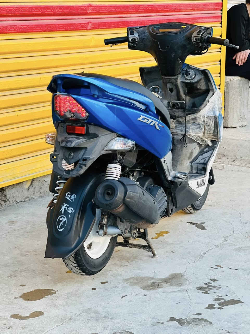 يسم الله الرحمن الرحيم ✨.   
للبيع GTR  ياباني  دراجه مال رمبه بعدهه على وضع الشركه جديده برغي ما مفتوح بيهه تجي وتجيب وياك 30 فيتر وتفحص وتأخذه من باب بيتي أوراق كامله بس ترقم 
بغداد الغزالين 
هـ ***********
توضيح !!! الدراجه مال جناي بياع شراي متفيدك
