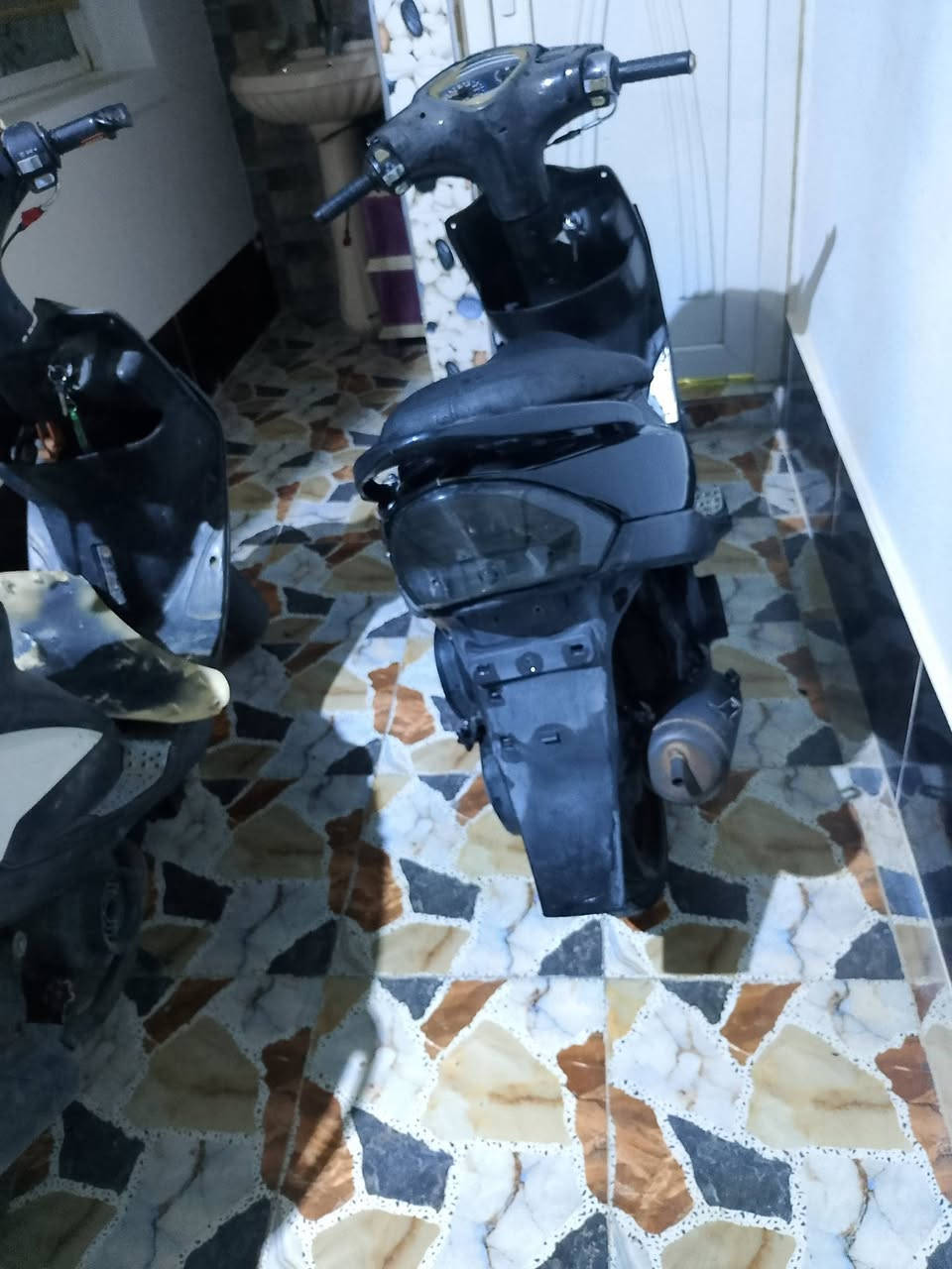 السلام عليكم ماكد عدلة للبيع
سلف او هندر كهربائيات كلهة شغالة نقصهة بجم بس محرك 49 بلاد لا نضوح او لا تبخير شلعة او معدل تخبل السعر 300 العنوان ديالى بعقوبة التحرير 
***********
