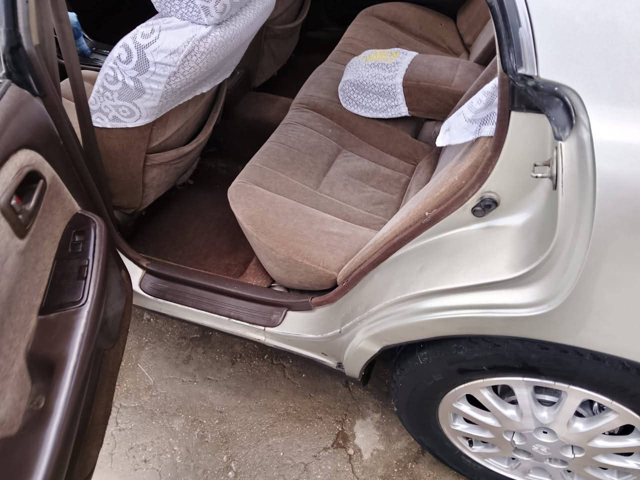 السلام عليكم للبيع شيزر موديل 93 بسمي الرقم الدولي هزة جديدة سنوية لل29 كفالة عامة من الضربة والطخة والخياس والكص والنقل جثة  صبغ جمالية فقط 
مكينه وكير ونجي ناعم  جدد توني شادهن  حدادية جديدة من الطول لطول مشط جديد ستوني شادة تخم تاير توني شادة هوة والويل غرفه جديدة كهربائيات كلها شغالة مري شفط ترايك 180 
العنوان الديوانية قضاء المهناوية 
للاستفسار الاتصال ***********
اني مكلف بلنشر
