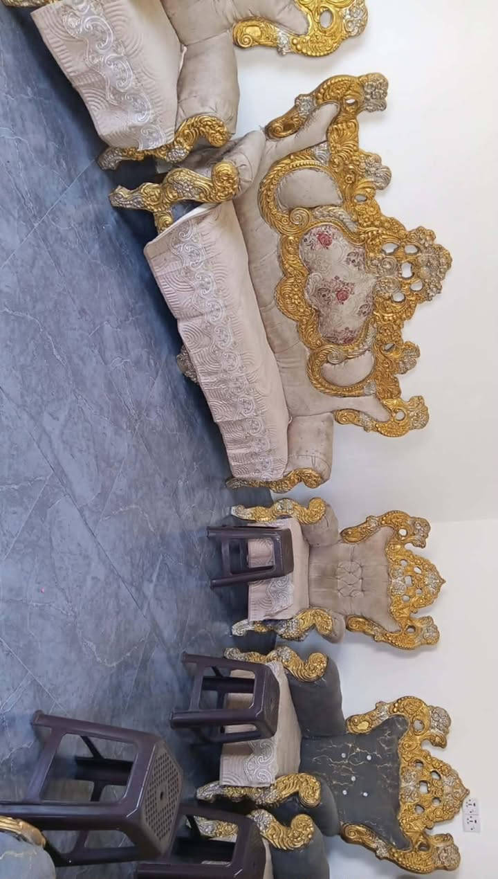 السلام عليكم تخم عشره مقاعد نضافه نفس صور السعر 200مكان مسيب صوب البحمدان خلف المدرسه الحمدانيه ***********الاتصال برقم
