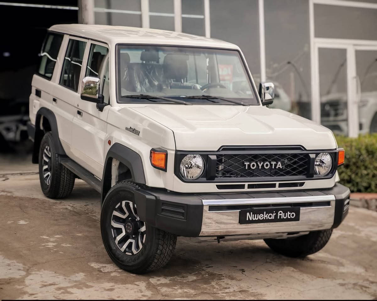 نويكار أوتو لتجارة السيارات في اربيل 
Nwekar Auto 
تيوتا لاندكروزر LX موديل 2025
مواصفات 💯
تتميز بقوة هجينة 
محركة 6 V
ناقل حركة 10 سرعات 
نظام دفع رباعي متطور 
ميزات سلامة 
مراقبة النقاط العمياء 
تثبيت سرعة 
بريك كهرباء 
قدرات على الطرق الوعرة بفضل ارتفاعها عن الأرض 
ميزات راحة المقاعد الجلدية 
(3)سنوات ضمان 
(4 )سنوات صيانة المجانية

‏Nwekar Auto - نوێکار ئۆتۆ - نويكار لتجارة السيارات
 ***********
***********
***********
***********
#اربيل #معارض #العراق #لاندكروز #بغداد #سليمانيه #سيارات #عرض #هايبرد #بغداد #اربيل #النجف #البصرة #موصل #ديالى #كركوك #سلميانية #ضمان #صفر #شركة #تويوتا #كروس #ياباني #صيانية #مجانية #معارض #SAS
#ساز ‏‎ ‏
