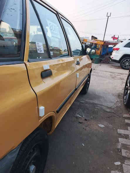 السلام عليكم سايبا موديل 11 عضم للبيع 
مكينه كير جدد بيدي شديتهن حداديه اماميه خلفيه جديده 
تراي يونس مال25 شواصي شرط شركه بعدهن لا زلغ بيهن 
سياره خير من الله بالعافيه عل ياخذها تخم تاير بالنايلون شادهن مكفول من اي ضربه قويه بيها هلالات وحافات الدوس وجاملغ مصبوغ بس بدون ضربه مكانها بغداد عارضيها 30 وبيها مجال للشراي اتصل وادلل ***********
