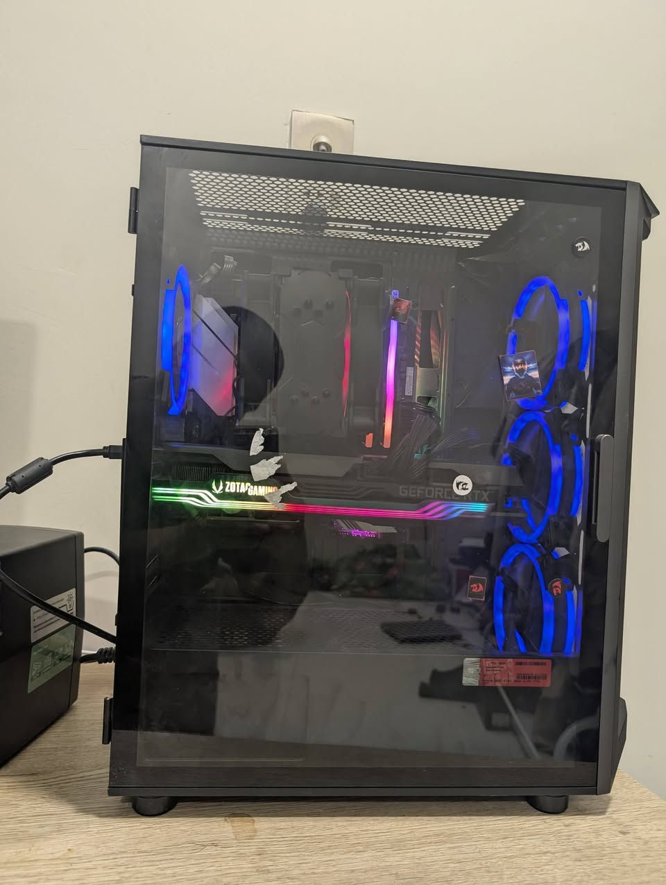 تجميعة قوية جداً لل2k
المواصفات :

Cpu: R5 5600x

Gpu: Rtx 3080 10 gb zotac 3x

M.B: cvn b550 gaming pro

Ram: 2×8gb 3200mhz t-force

Storage: micron 512gb nvme m.2

                +1tera sata seagate

Psu: Segotep 850w gold+

للتواصل خاص او واتساب ***********
