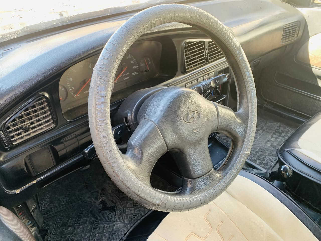 السلام عليكم 
النترا موديل 94  كير عادي سنويه بأسمي سياره مابيهه خياس نظيفه مال جناي  سعر 28 ورقه  مكان الرمادي
 ه‍ ***********
