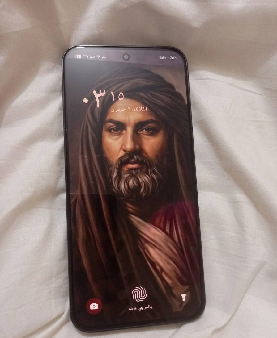 للبيع هاتف انفينكس (Infinix GT 30 Pro) غني عن التعريف بأدائه القوي جداً في الألعاب (يدعم فريمات عالية في ببجي).الذاكرة: 256 جيجابايت.العشوائية (الرام): 12 جيجابايت (أساسي) + 6 جيجابايت إضافي.المعالج: Dimensity 8300 Ultimate (سريع وجداً بارد بالألعاب).النظافة الداخلية: الجهاز طيارة، كفاءة البطارية ممتازة والأداء مثل الجديد تماماً ولم يفتح أو يصلح سابقاً.الملاحظات: الشاشة أصلية شد شركة، يوجد بها فطر بسيط جداً خارجي (شعر خفيف) غير مؤثر على اللمس أو الرؤية نهائياً وموضح بالصور. الشاحن الأصلي السريع والسماعات الأصلية.


**إذا كنت صاحب هذا الإعلان وتريد حذفه لأي سبب، رجاءا أرسل رسالة إلى الدعم الفني**