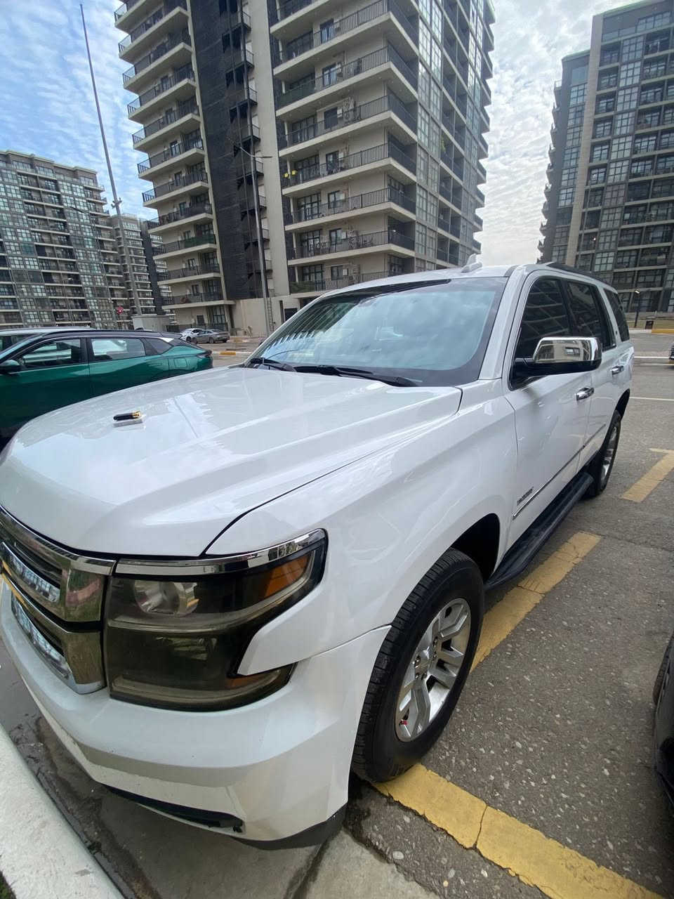 يا اللّٰه سلام عليكم من رخصة الأدمن ادوات ادوات
سيارة تاهو LT 2016 خير من اللّه
السيارة ما بيها نقص برغي كفاله من الكَص والسرقه والعشائر ما عدى بيها
قطعتين الجاملغ وباب السائق
وفتح الشاصي فقط
لأن السيارة داخله حاويه مو سياحه 
كما مرفق في الصور الحادث
السياره جديده بمعنى الكلمه
احلى من الصور
السعر 155

***********
