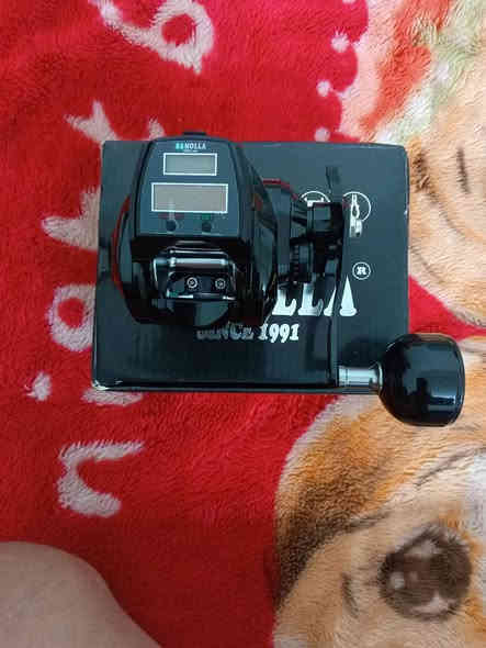 يا الله عيني مكينة اوفر هيد جديد غير مستخدم مكينة تخبل نضام المكينة ام الشاشة سعر  المكينة 20الف عنواني بغداد الدورة شارع ستين رقمي ***********يوجد خدمة توصيل الجميع المحافضات 5تالاف الحجز ولاتصال على الواتساب او على الخاص
