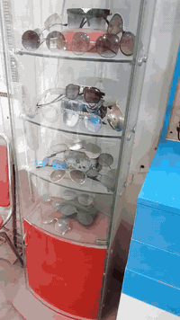 عندي هاي الباترينا اثنين للبيع تفيد مال حلاقين العنوان منصور 14 رمضان ...