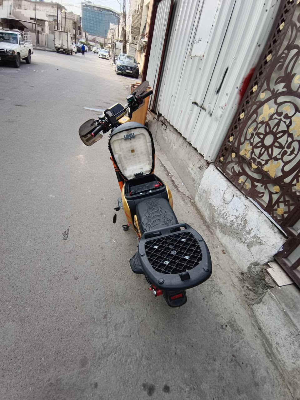 السلام عليكم دراجه X900 GT  خمس بطاريات دبل مبدل جديد الدراجه مزوده عقل وملف لو 💛ذهبي 
سعر الدراجه 
وي الأغراض  إلي  بيه 475 
بدون الأغراض 450  بيه مجال كلش قليل حك الجيه الدراجه جديده  المكان الصليخ  
رقم الهاتف ***********  يوجد واتساب  
موديل الدراجه 2025
