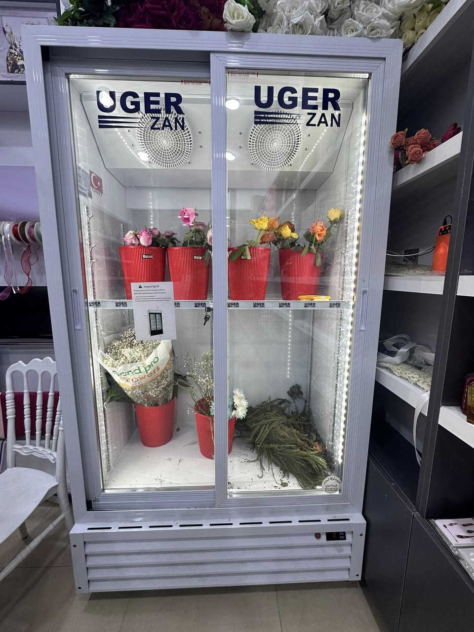 سلام عليكم
براد للبيع كدامكم بالصوره 
مشدود قبل شهرين وكلش نظيف سعر
الاستفسار ع الخاص 
او اتصال على رقم ***********
