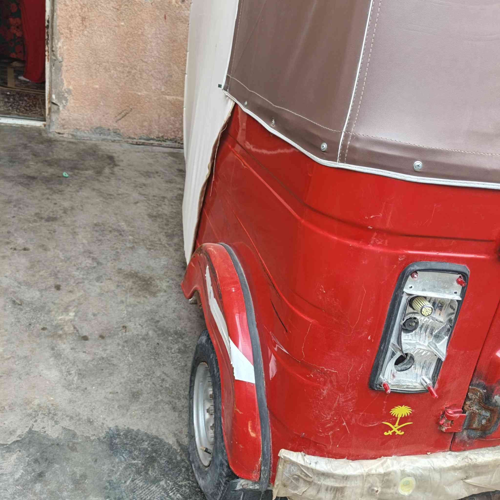 للبيع رقم إنكليزي2017 معمره تحويل ثاني يوم السعر 4 مليون مكاني الشعب شارع الصحه
