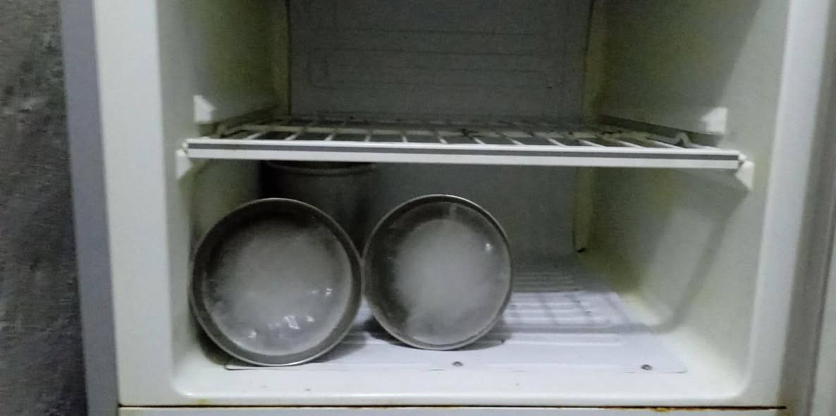 ثلاجه مابيه اي خلل لاستفسار اتصال ع هذا الرقم ***********
