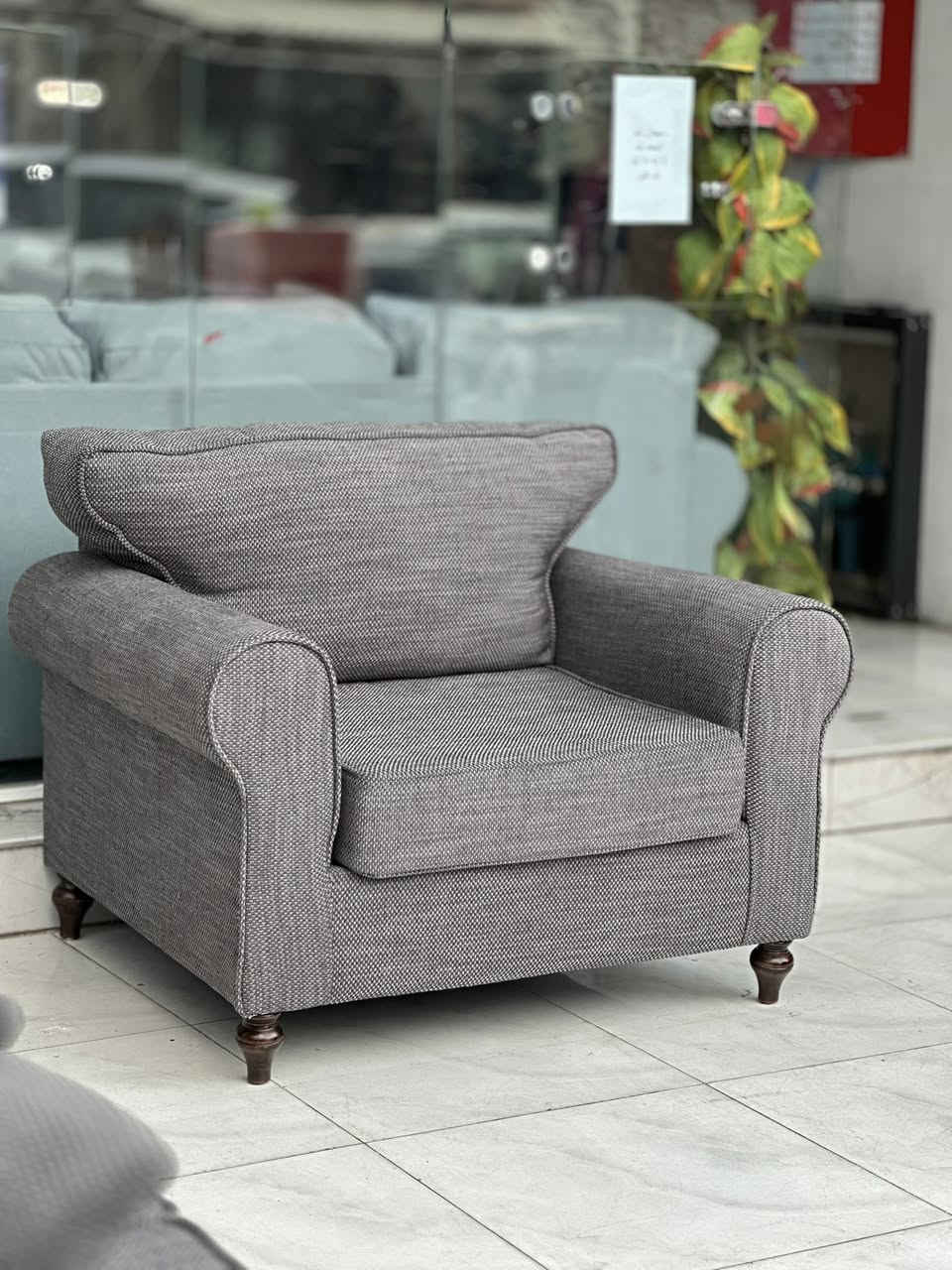 تخم امريكي وارد فيتانمي  MADE IN VITNAM نضافه  مليون. /100    ضهر ومقعد طبي سوفت أمريكي فول فول بوليستر  مقعد متحرك سحاب سهل التنضيف هيكل والرجل والقاعدة بلكامل خشب زان طبيعي بقماشه  رهيبه جدآ خاولي كتان 
عنوانه اربيل زانكو 99 قرب مطعم كص سنگر يوجد توصيل  ل بغداد ولباقي المحافظات الأخرى *********** واتساب فقط علي
