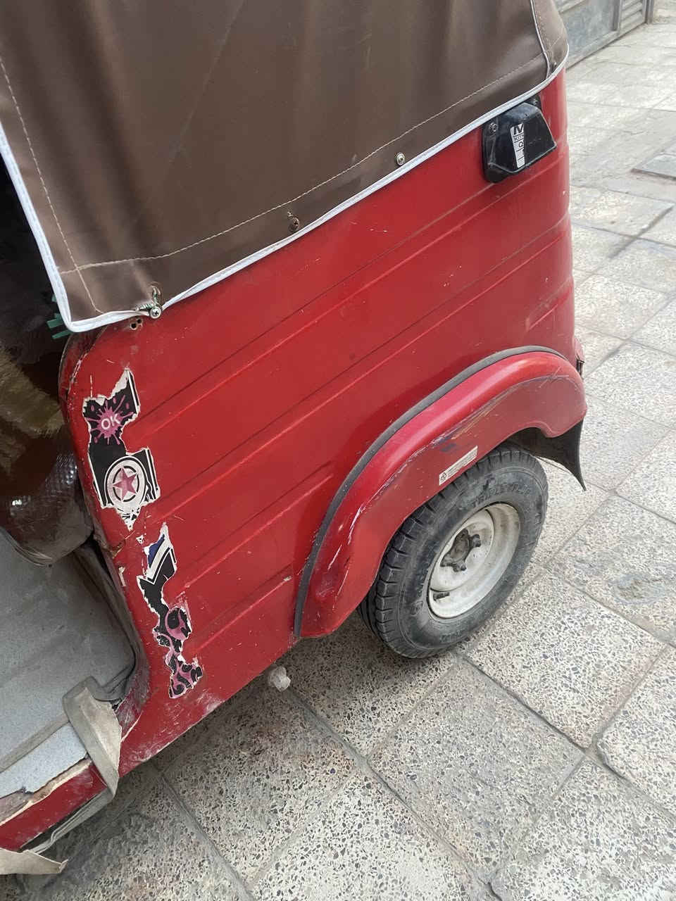 سلام عليكم تكتك ١٨ شهر  ٨  تكتك بس دوس معمره وليهن معجون باقي تكتك شوفه عينك بلاد تكتك جاهزه كلجات قبل سبوع بدلت عنبار رئسي وجادر  هم وضاغطه وزنجيل وبلكات ومجاول جدد اصلي اوراق ذاك يوم رجعت طلعتهن شرط ترقيم وياك لترقيم تكتك بيها نقوصات بس بنزات بريك نقص ينزل من سعرها السعر ٣٨٠٠ وبيها مجال مكان بغداد الامين ثانيه رقم ***********
