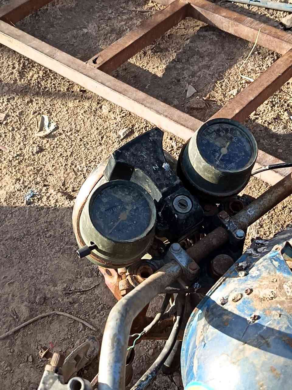 غراض ستوته للبيع اليريدهن يجي ياخذهن
اكسن ورك وتايرات ودشبول وستيرن وتانكي ودبلات ولايت مكاني شارع نفط  *********** رمش وني أخابرك اوتعلق وردعليك
