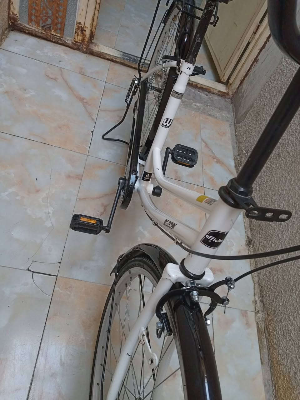 السلام عليكم شباب بايسكل بنات للبيع السعر خاص المكان بغداد الشعب بالبايسكل نظيف اي نقص ما بيه بايسكل مال حاويه موديل 22 كفاله الوياله عدله البايسكل كله بلادي برغي ما مفتوح***********
