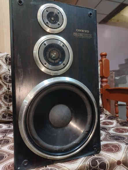 مكلف بالنشر
سماعة تك اونكيو ١٠ انج حجم كبير  ياباني ١٢٠ واط شغاله وصوتها ضخم  ونقي وعالي التفاصيل بالفديو السعر ٤٠ الف مع التوصيل للتواصل ***********
