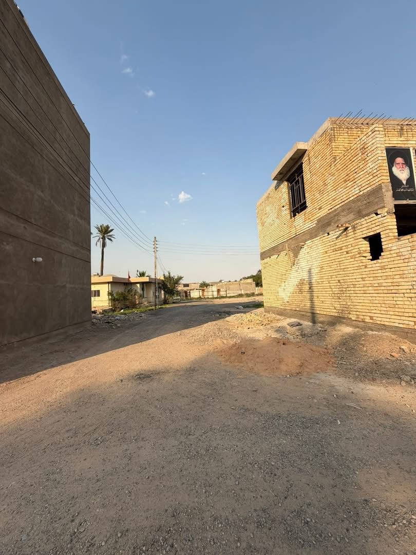قطع اراضي للبيع سند 25 زراعي باسمي
الموقع داخل بغداد الكمالية بستان علي كمال  مجاور مدرسة البستان الاهلية /او المعوقين قرب المنتزه فرع مولده مالك
الاسعار بيهم مجال 
84 مترب 26 مليون وبيها مجال
100 متر ب 33مليون بيها مجال
150 متر ب 49ونص مليون بيها مجال
200 متر ب 66مليون بيها مجال
الاسعار بيهم مجال
متوفر فيها جميع الخدمات ( ماء كهرباء مجاري تبليط )
للتواصل ***********
