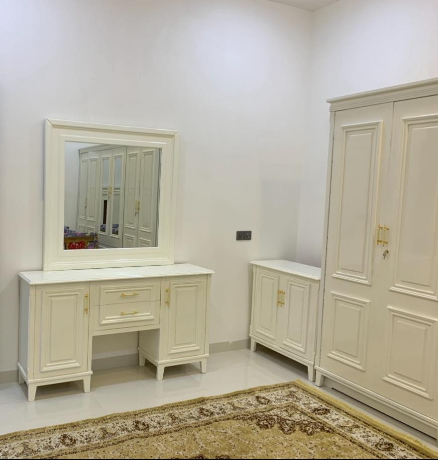 للبيع  

غرفة عراقية تصميم تركي مستخدمة اقل السنة نظافة 100 ب ٪
السعر مليونين وبيه مجال بسيط جداً 
للأستفسار اكثر المراسلة ع خاص 
 أو الاتصال على الرقم 👇🏻
***********
