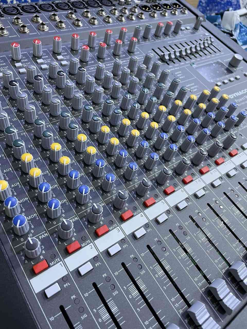 Table mixage Dynacord


**إذا كنت صاحب هذا الإعلان وتريد حذفه لأي سبب، رجاءا أرسل رسالة إلى الدعم الفني**