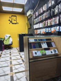 مكتب للبيع • ديكور كامل • ميز٢ باترينه١