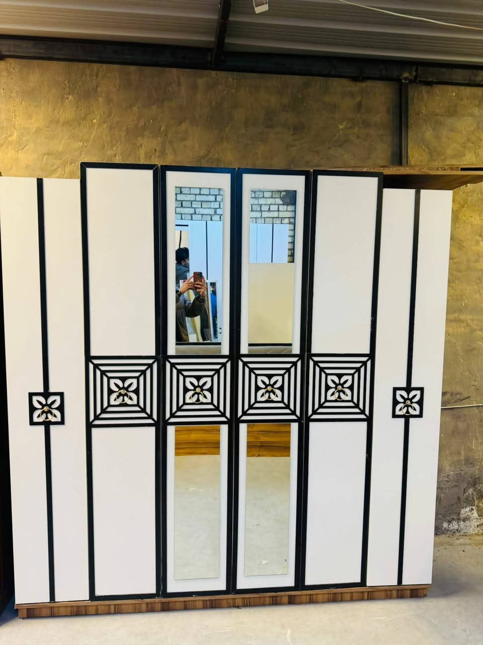 غرفه تركي خمس قطع نضيفه سعر 500 قفل مع شد نقل دخل بغداد مجاني و المحافظات بكروه حجز واتساب فقط***********
