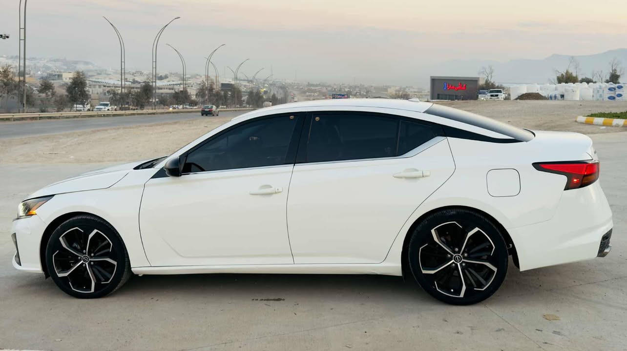 نيسان ألتيما SR 2023

مواصفات جيدة، دفع رباعي (لوك بيلادي). السيارة بحالة ممتازة جدًا ونظيفة.

- البيع بشرط الفحص الكامل، وجميع الأوراق تُنقل باسم المشتري.
- السيارة مضمونة من جميع النواحي.
- فيها 3 قطع مصبوغة، وقطعتان تم استبدالهما.
- الممشى الحقيقي: 77 ألف.

رقم الهاتف: ***********
التواصل عبر واتساب فقط.
