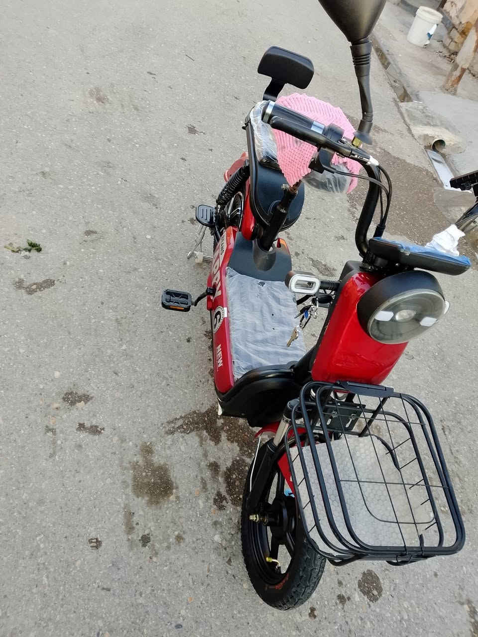 سلام عليكم دراجه شحن للبيع موديل 2024 كلش نضيفه الإتصال على الرقم ***********

