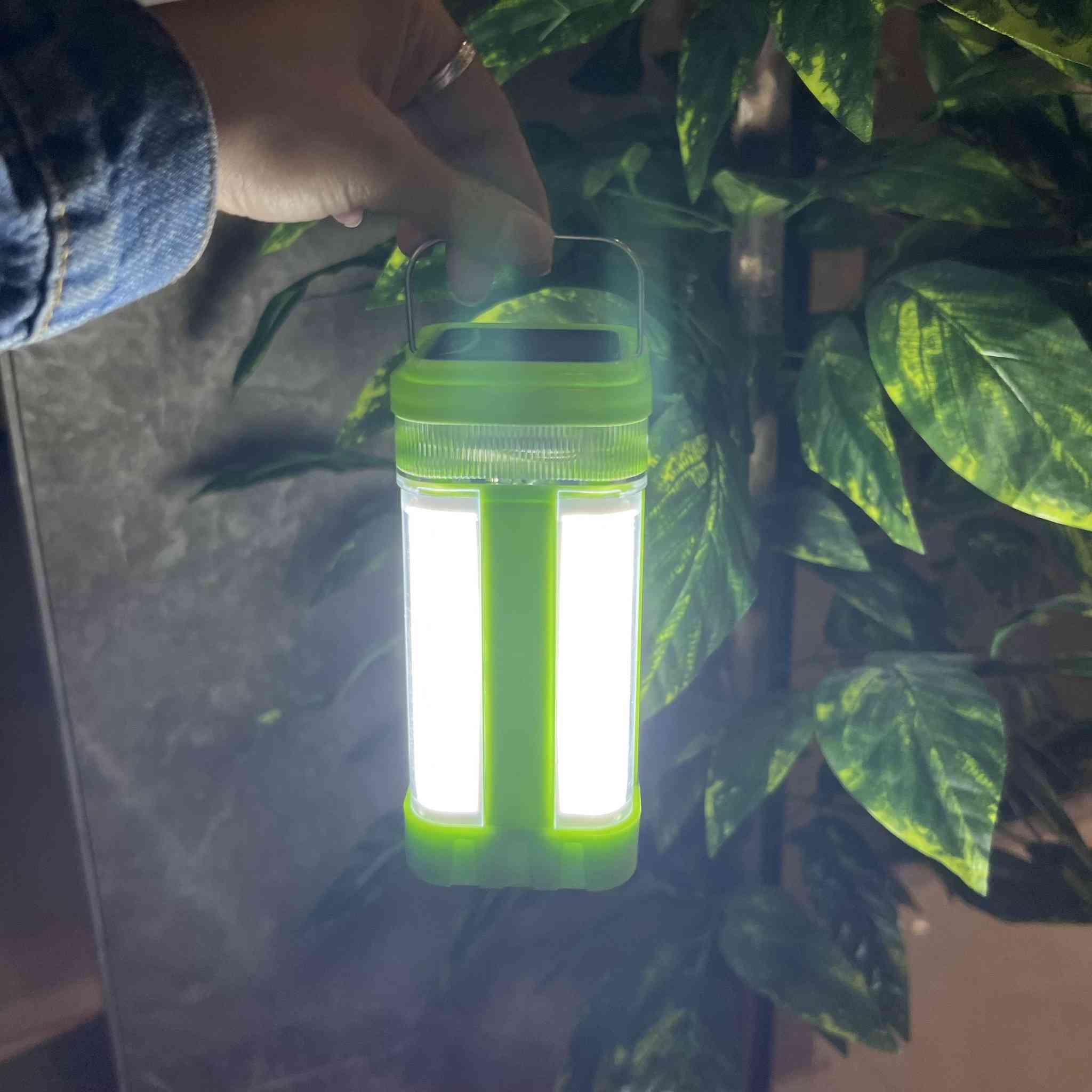 🏕️🔦 الإضاءة المثالية للتخييم والطوارئ!

مصباح تخييم متعدد الاستخدامات يشتغل كمصباح مخيم ومصباح يدوي بجهاز واحد عملي ✨

إضاءة LED قوية مع عمل يصل حتى 12 ساعة 🔋
مزود بلوحة شمسية للشحن وخطاف للتعليق داخل الخيمة ⛺

خفيف وسهل الحمل… مثالي للتخييم والسفر وانقطاع الكهرباء 🌙
السعر 20الف مع التوصيل


**إذا كنت صاحب هذا الإعلان وتريد حذفه لأي سبب، رجاءا أرسل رسالة إلى الدعم الفني**