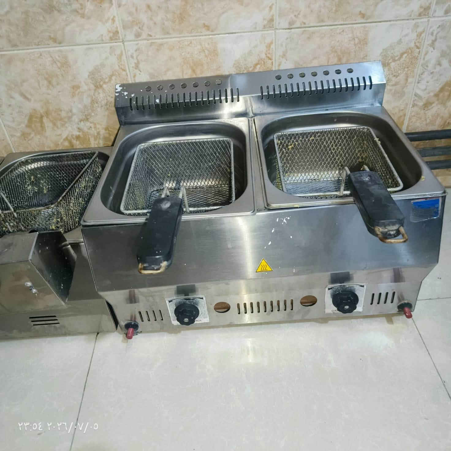 للبيع قلايه كهربائيه + قلايه غازيه + كريل بركر  العنوان الرمادي 📞***********
