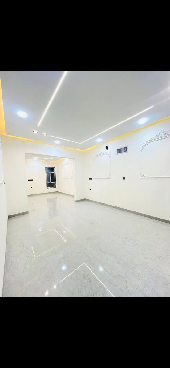 � #عروض #مكتب #الحارث #الحديث 🏡
📍 الموقع: الموصل – [حي-الملايين-الاولى]
⚡بعد-جامع-صواف
📐 المساحة: [150-متر- واجهة-7/5]
🛏️ عدد الغرف: [5- غرف- نوم-طابقين]
🛁 عدد الحمامات: [2-حمام ]
🍽️ مطبخ + صالة + كراج + سطح 
✨ المميزات:* سنة-البناء-2026
✅ صنف اللعقار -بستان-ملك-صرف
💸 السعر: [ يُذكر عند التواصل / او الاتصال ]
✨ -اكتب-كلمة-تم-وصلك-سعر
📞 للاستفسار والمعاينة اتصلوا بنا على الأرقام التالية:
***********
***********
📍 موقع المكتب سايدن التعليم العالي 
📍 الموصل – وقرب معمل أصب وتربيه رابعه
✨يرجه -متابعه -الصفحه-الصلكم-كل- مهواجديد
📌 نستقبل كافة العروضات داخل أحياء الموصل 

#عقارات_الموصل #دار_للبيع #الموصل #بيت_للبيع #مكتب_الحارث #الحديث   #فرصة_عقارية #الموصل
