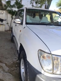 مۆنیکا • ٢٠٠٠ • وارد قطر