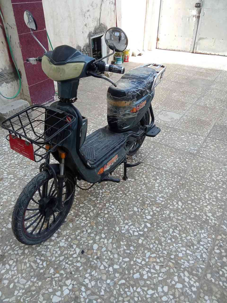 السلام عليكم دراجه شحن للبيع على الفحص بطاريات جدد سعر 200 قفل التواصل على رقم ***********
