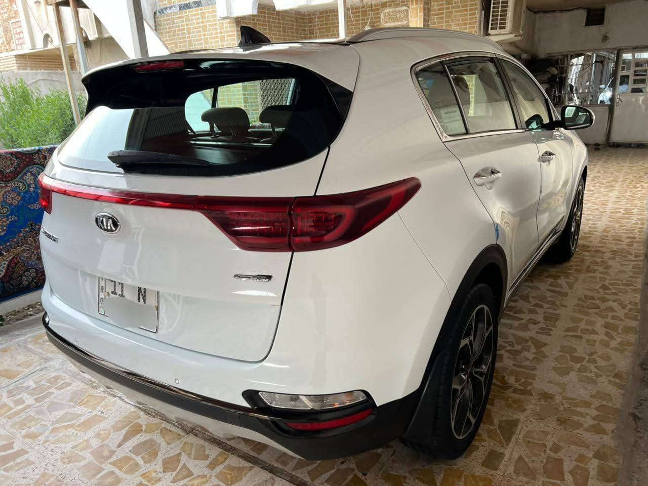 كيا سبورتج 2020 جيتي لاين فول  مواصفات ١/١
خليجي مكفوله كفاله عامه حتى الدعاميات 
ماشيه ٣٣كلم / اخت الزيرو   /بصمتين كشنات كهرباء
جلد كامره و حساسات امامي وخلفي 
صندوق بصمه /سايد بريك بصمه 
شاحن موبايل /مرايات  شفط 
اريل كنفيشن/تبريدلمس 
كروز سرعه /شفتات ستيرن/بنوراما 
سبير منازل  

ثلاجه بالجكمجه      وبعد هواي مواصفات بيها

رقم صاحب السيارة 
***********
