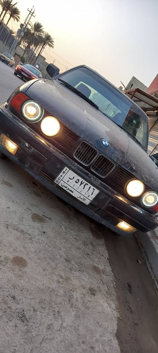 سلام عليكم  عندي هاي بي ام مديل ٨٩ اصلي لحجم ٥٢٥ مفتوح رعيه متوفي ومستمسكاته كله موجوده رقم نبار  مشروع وطني  لسياره كير ومكينه جديد خمسه ويل كب وتخم تير جديد لوك جام كهربائي فتحه سنتر الوك سياره جديده  وبلديه مكان لشعب  رقم *********** لسعر ٢٧
