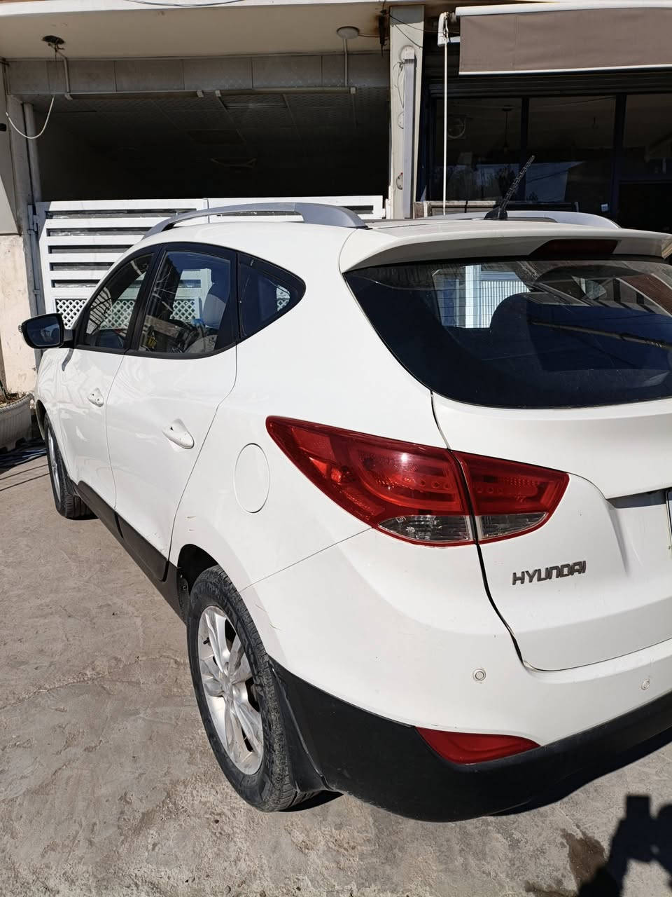 سلام وعليكم توسان مديل 11 فول مواصفات عده البصمه ماشيه 160 ألف رقم بغداد مكاني بغداد  الحريه الثالثه كير مكينه مكفولات السياره كلها نضيفه عده الصفحه اليمنه بيها كم قطعه صبغ  سعر 125 وبيها مجال السياره نضيفه مال بيت تحويل نفس اليوم اذا تريد رقم ***********
