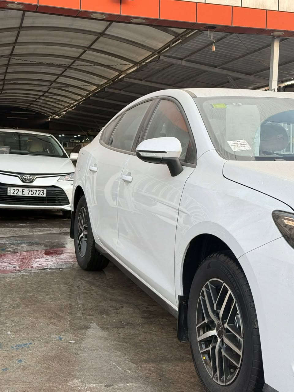 من معرض الاخوين توفر
🚗🔥 BYD SEAL 5 — يجيك بجنح كاربون فايبر وويل كروم يخلي الستايل غير شكل!

السعر: 19,300 دينار عراقي فقط نقد شامل الدلاليه 
التفاصيل • موديل 2025 
كامل ملحقات 
🔋 المحرك والتقنيات
 • محرك 1500cc اقتصادي (Hybrid + Electric + Petrol)
 • تبريد أمامي وخلفي قطعتين
 • كير ماوس
 • بصمة + كارت دخول ذكي
 • شاشة وسطية
 • كامرة خلفية
 • حساس خلفي + واقيات طين امامي وخلفي 

💡 الإضاءة والتصميم
 • جنح كاربون فايبر (جناح خلفي مميز – لمسة هجومية فاخرة)
 • لايت زنون
 • بك لايت LED
 • ويل كروم 
 • داخل جلد لون أبيض
 • تحكم مقود جانبين

✨ سيارة فخمة… هجومية… واقتصادية بنفس الوقت

تجربة قيادة مختلفة وتفاصيل تليق باللي يدور على شكل + أداء + تقنية.

📍 العنوان: بغداد – الوزيرية – قرب قاعه الريان 
للاستفسار 

📲***********
📲0771273449
📲***********
