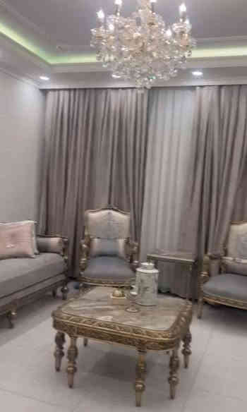 السلام عليكم
شقة للبيع _ في مجمع الرفاه السكني  منطقة البلديات مساحة الشقة ١٦٠ متر  ( طابق الثالث ) استلام جديد وجاهزة للسكن تتكون من ثلاثة غرف نوم نوم و صالة و مطبخ و صحيات عدد (٢) وبلكونات عدد (٣) جديدة   تحتوي على مطبخ كامل وتم عمل ديكورات للشقة  + انارة ظاهرية وإنارة مخفية  للشقة كلها علما انها تحتوي نظام تبريد سبلت في كل غرفة + نظام الغاز انابيب + نظام إنذار الحريق +موقف سيارة خاص بالشقة علما بان العمارة مجهزة بالكهرباء ٢٤ ساعة و مصعد عدد (٢)  علماً توجد في كل طابق أربعة شقق فقط ونظام امن  السعر ٢٩٠  مليون وبنظام الدفعات ميسرة  لمدة ٧ سنوات 
الاستفسار على الرقم 

0776 163 0217
