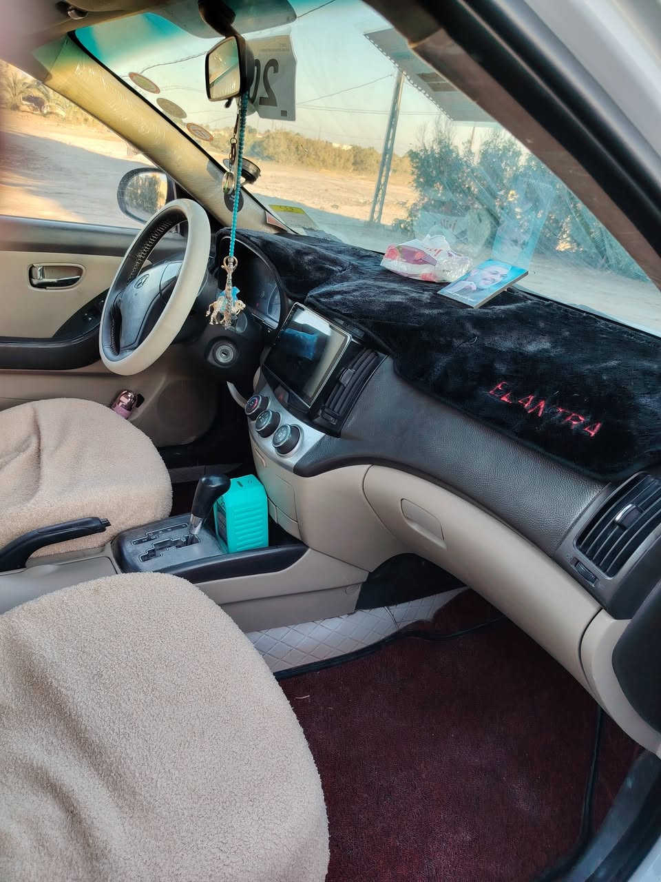 السلام عليڪم للبيع هونداي النترة 2011 بيها 3 قطع صبغ 
بابين والجاملق الامامي بدون دواخل 
وباقي مكفول  
مواصفات عادية 
شاشة كامࢪة 
اشاير بالمري تخم تاير 
مكينة 1600 دگشن عالي

مكينة كير حدادية عشرط 
تبريد ثلج 

سعر 105 وبيها مجال 
ࢪقم الـهاتف  ***********
مڪان السيارة ذي قار
