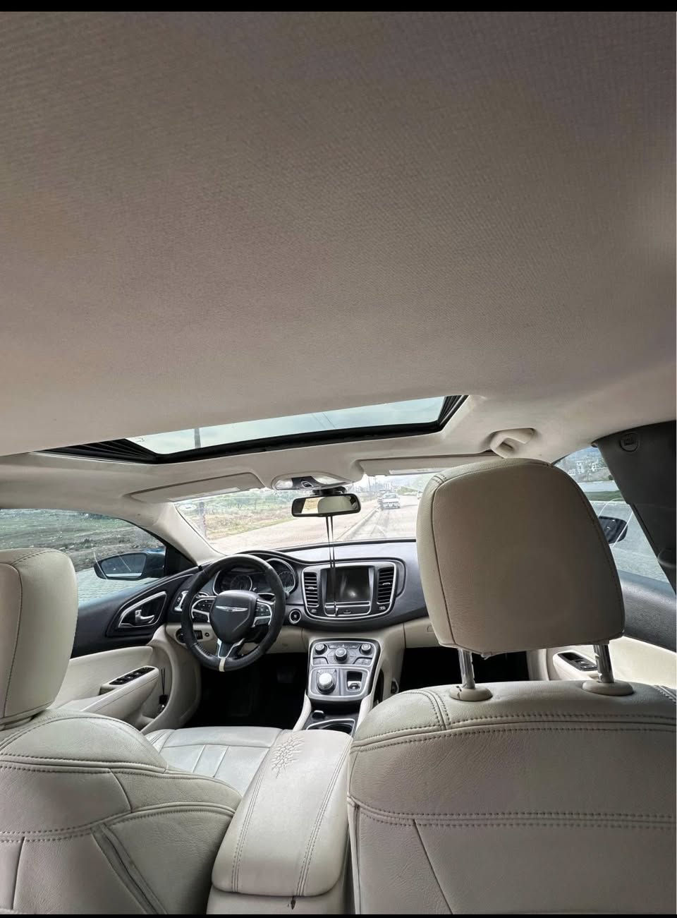 للبيع c200  داخلة كلين  هنا صار بيها نص باب سايق صبغ فقط  بدون دواخل ولا ايرباكات  فول مواصفات 2016      السعر 118 ومجال  محرك 2400     ☎️***********
