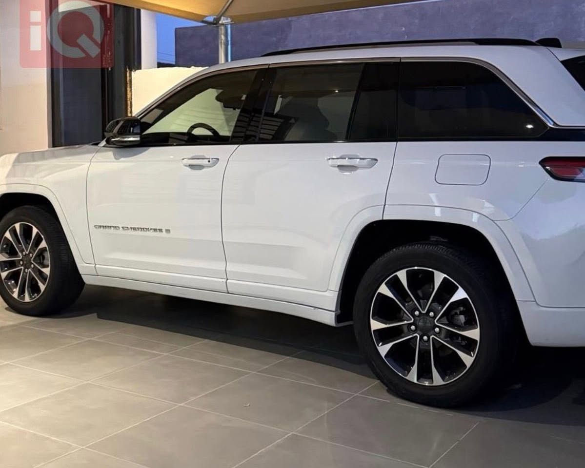 سلام عليكم جيب (اوڤر لاند 2023)محرك 3600فول مواصفات دفع رباعي نظام تعليق جكات قيادة ذاتية عند المنعطفات رادر امامي مع منع تصادم نظام الرؤية اليلية تحذر الخروج عن المسار مستشعر نوم السائق مع نظام التوقيف الالي تحذير النقطة العمياءنظام التحذير عند التقاطعات نظام تحذير عند عند تجاوز السرعة المحددة نظام عرض المعلومات على الزجاج الامامي نظام تقليل الضجيج داخل المقصورة أنارة محيطية شاحن موبايل وايرلس تعديل مقود السائق كهربائي تدفئة وتبريد في الكشنات مرايا تعميم ذاتي المراية الجانبية قابلة للطي كهربائي نظام الصوت من ماكنتوش مع 19سماعة سقف بانوراما ثلاث شاشات شاشة للراكب الأمامي نظام الخرائط عرض خرائط الطريق على لوحة القيادة 4كامرات خارجيةمع بخاخ ماء للتنضيف كامرة للورأة الداخلية تصوير حراري ليلي المصابيح الأمامية زنون شكافات الضباب زنون دخول ذكي بصمة على خمس ابواب للدخول الذكي تشغيل عن بعد الصندوق الخلفي كهربائي فتح الصندوق الخلفي مع حركة القدم دوسات جانبية فرش المقصورة الداخلية من الحلد الطبيعي الفاخر مساج للمقعد الأمامية المقاعد الأمامية كهربائي المقاعد الخلفية تدفئة وتبريد ستائر للشبابيك الخلفية انارة داخلية LEDمتعددة الألوان حساسات اميامية وخلفية 5اراكب مكيف خلفي مع وحدة تحكم منفصلة تدفئ مقود القيادة مانع تصادم خلفي بلوتوث تليفون محدد سرعة نظام تشغيل وإطفاء اوتماتيك نظام بريك اوتماتيك رقمه بغداد والعنوان بغداد ممتواجد فيس فقط هاتف *********** السعر اربعة ونص وبيهه مجال
