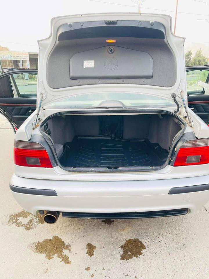 سلام عليكم 544Bm لبيع مديل 2002 بسمي محرك 8V حجم 544  داخل جلد فتحه بل قمره دبل كير تبريد قطعتين بردات كهرباء تحكم ستيرن تبريد ثلج سياره حلوه ما بيه اي نقص رقمي ***********
