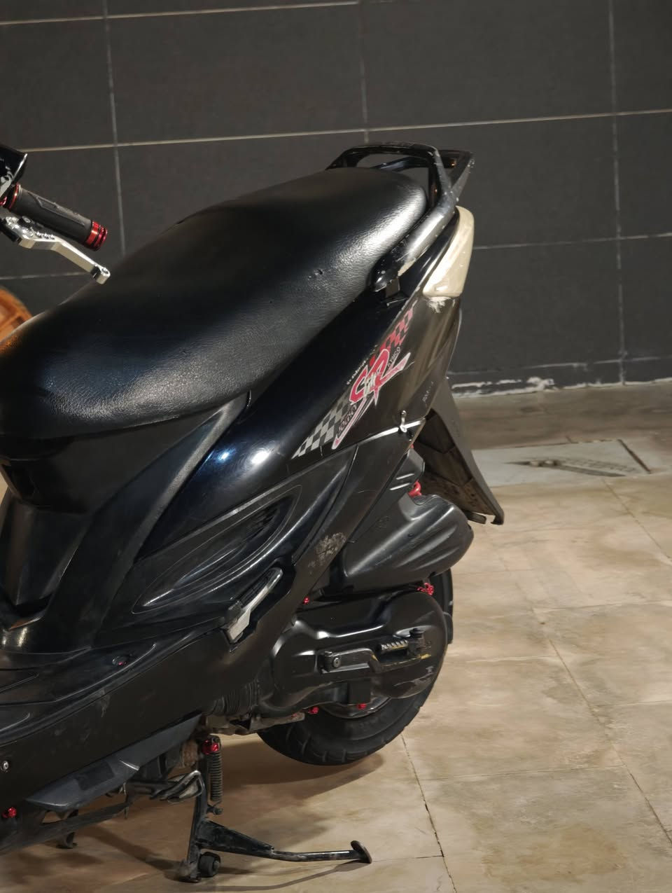 كامكو g4 بنز دراجه نگره بكل وكت 150cc بوشه 55 دراجه شلعه ومعدل /وبلاديه مختمه من الطول لطول وبيه صالنصه sc رياضي السعر 550 وبيه مجال للستفسار ***********
